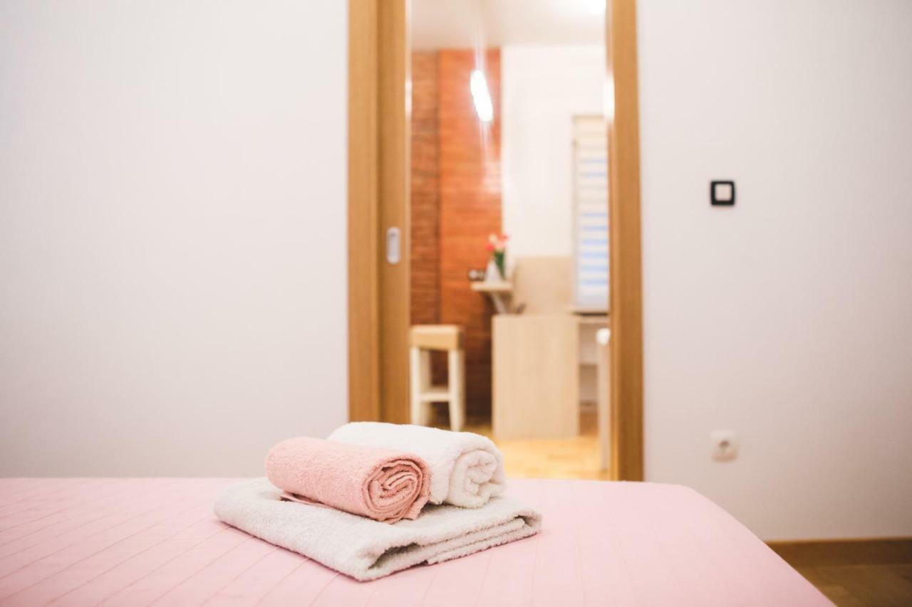 Clyra Apartment City Centar Загреб Екстериор снимка